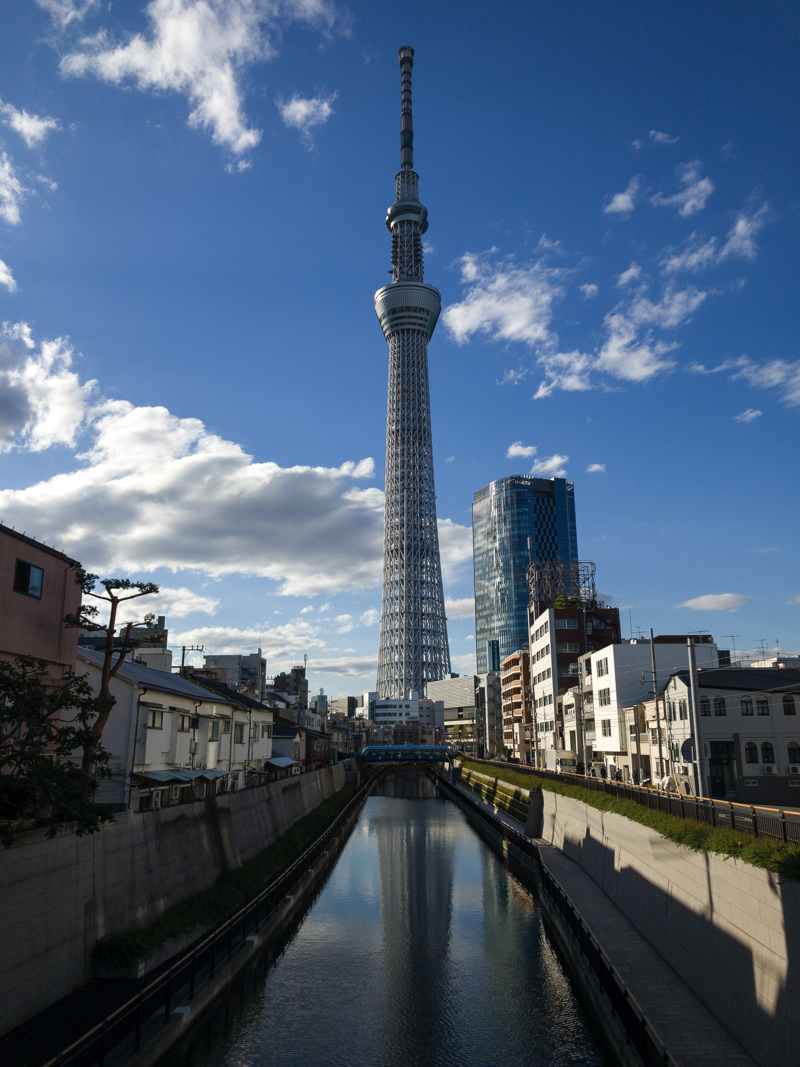 Lightroom カメラ 広角補正 スカイツリー