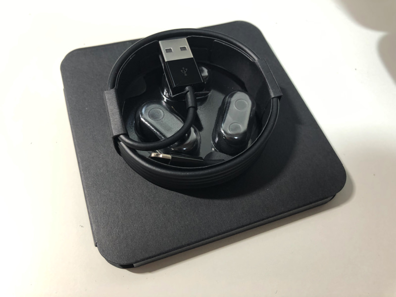 Powerbeats Pro vs AirPods