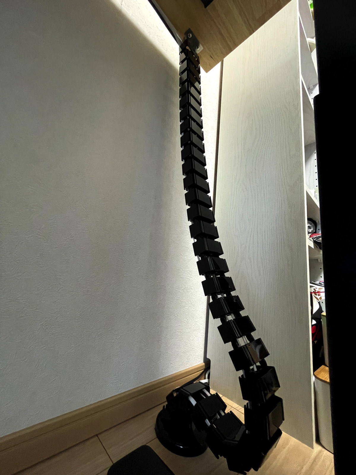 デスク周り 配線 3